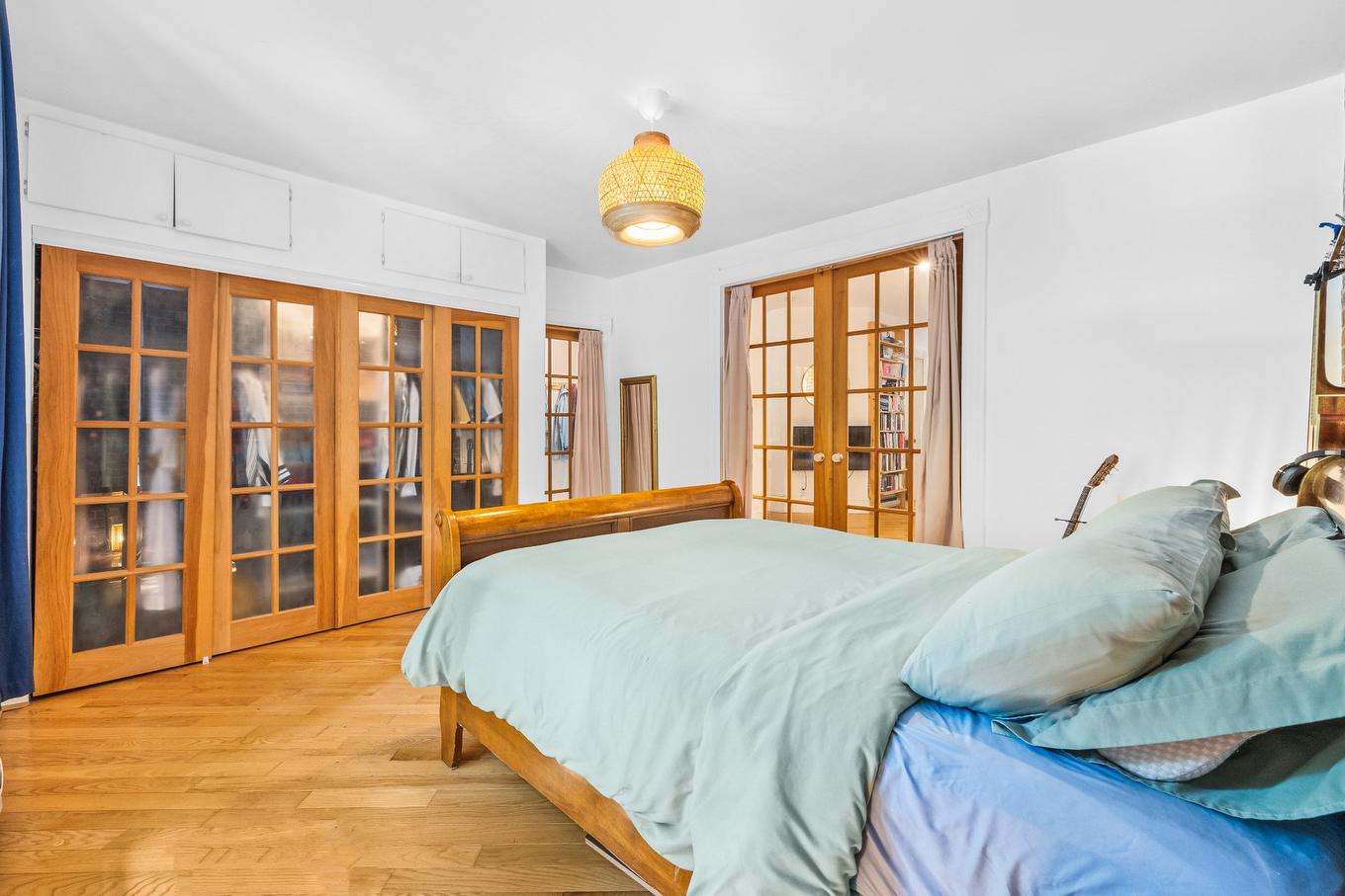 Primary bedroom - 3867 Rue De Mentana, Montréal (Le Plateau-Mont-Royal), QC - Indoor Photo Showing Bedroom