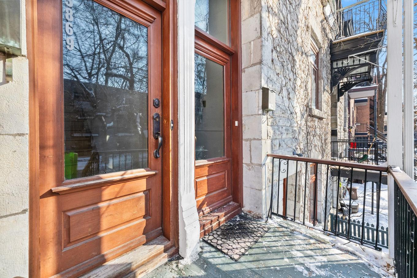 Exterior entrance - 3867 Rue De Mentana, Montréal (Le Plateau-Mont-Royal), QC - Outdoor With Exterior