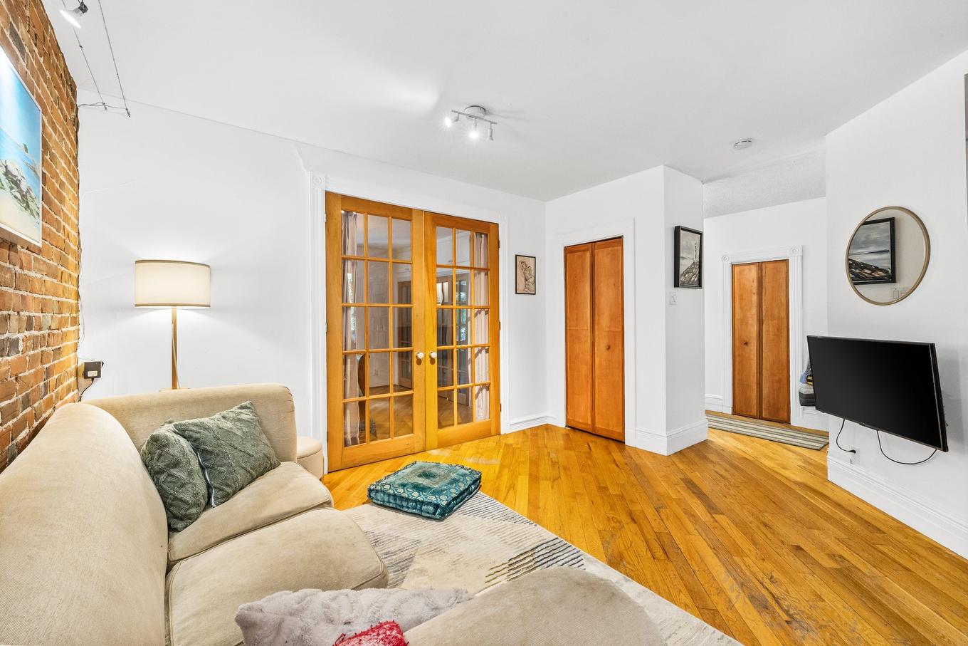 Living room - 3867 Rue De Mentana, Montréal (Le Plateau-Mont-Royal), QC - Indoor Photo Showing Other Room