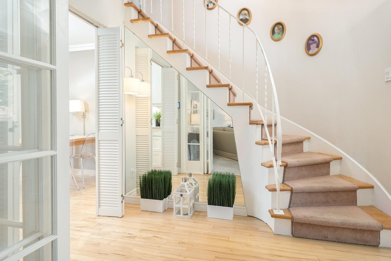 Staircase - 66 Rue Park Ridge, Kirkland, QC - Indoor Photo Showing Other Room