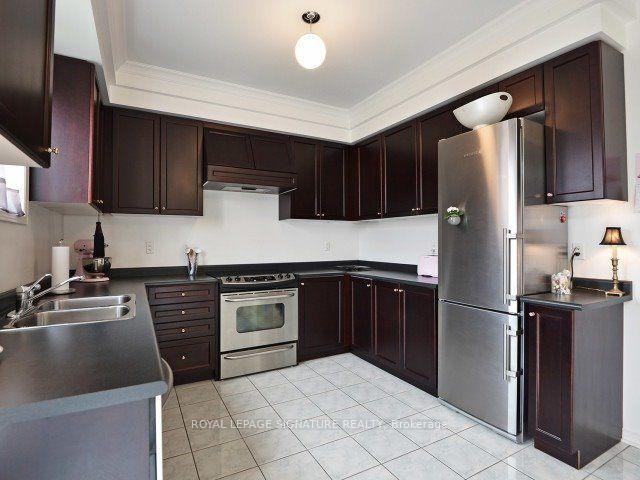 67 Breton Avenue, Mississauga, ON - Indoor Photo Showing Kitchen With Double Sink