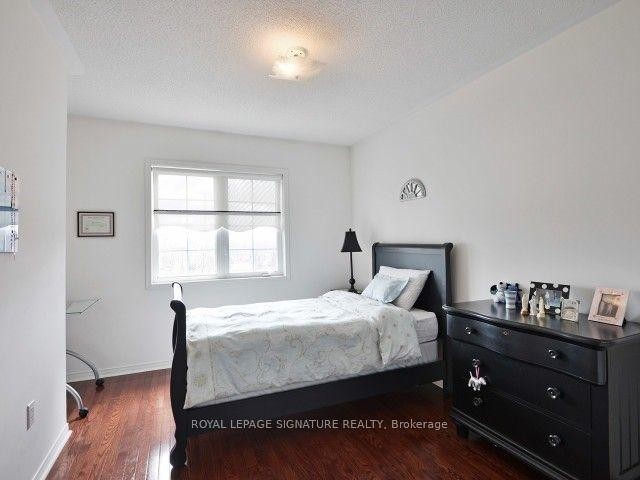 67 Breton Avenue, Mississauga, ON - Indoor Photo Showing Bedroom
