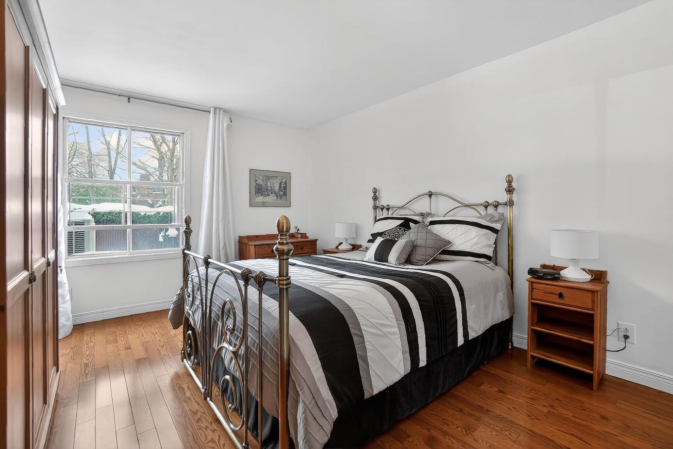 Primary bedroom - 100-1838 Av. Victoria, Longueuil (Greenfield Park), QC - Indoor Photo Showing Bedroom