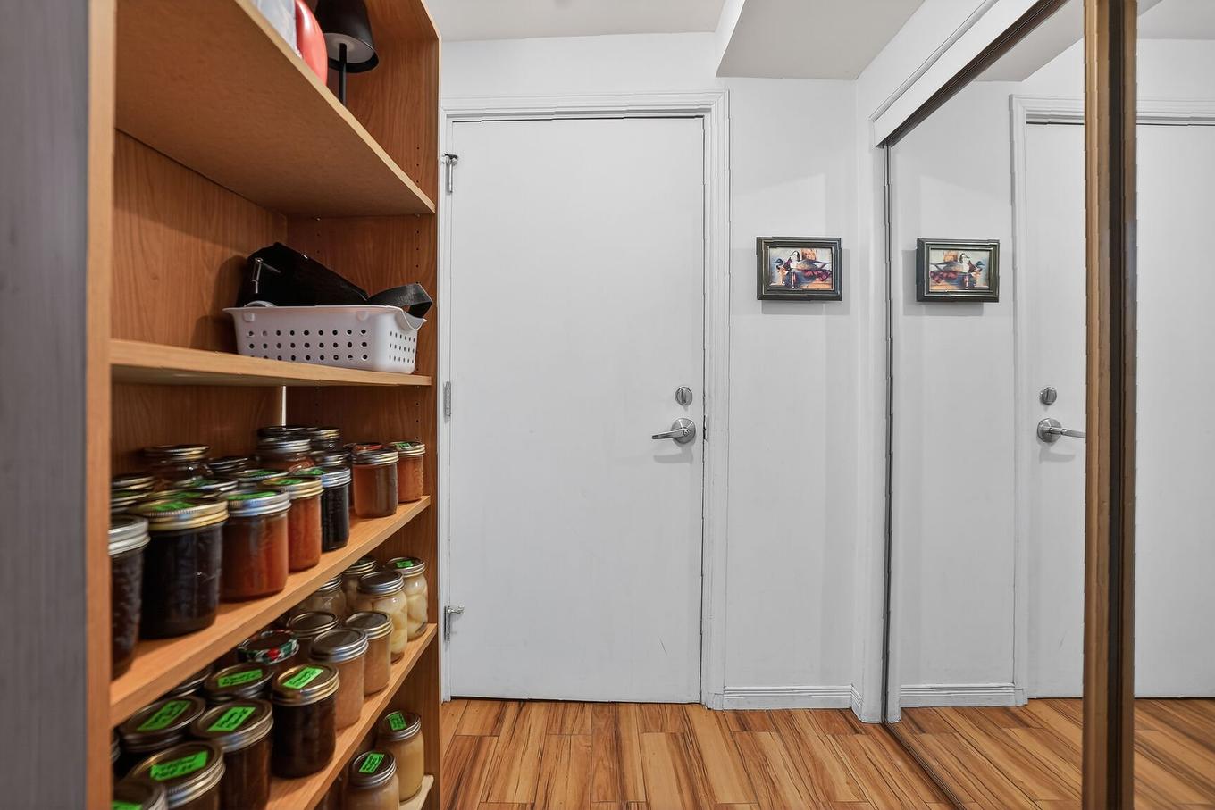 Hall - 100-1838 Av. Victoria, Longueuil (Greenfield Park), QC - Indoor Photo Showing Other Room