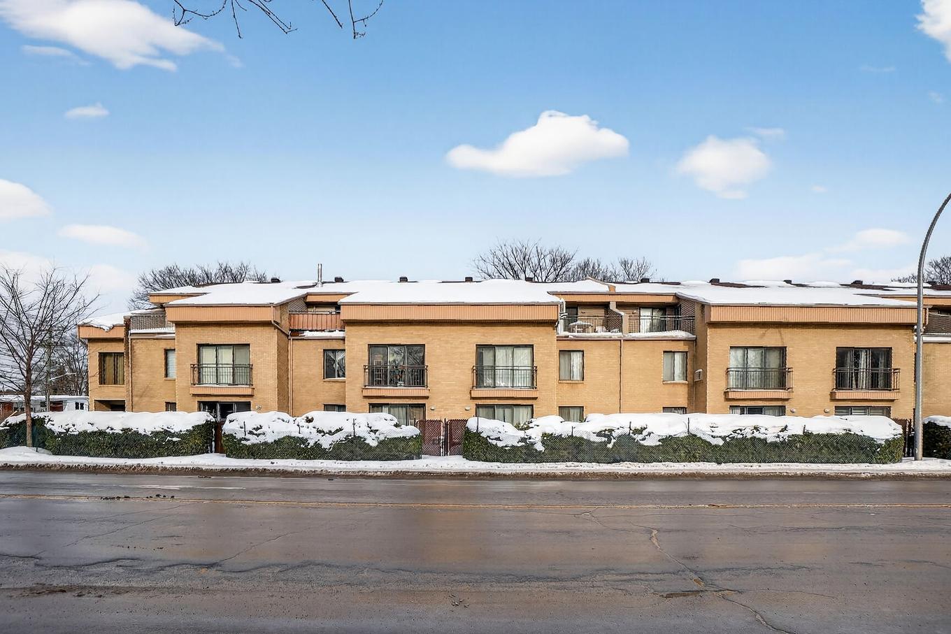 Frontage - 100-1838 Av. Victoria, Longueuil (Greenfield Park), QC - Outdoor With Facade