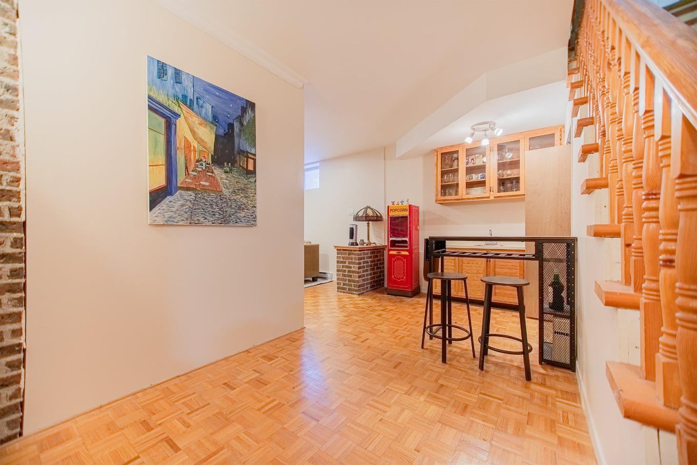 Bar - 674 Rue Parker, Longueuil (Greenfield Park), QC - Indoor Photo Showing Other Room