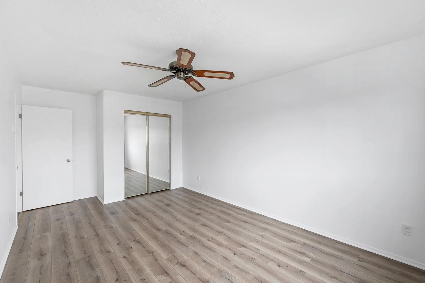 Primary bedroom - 407-100 Rue Sacré-Coeur, Longueuil (Le Vieux-Longueuil), QC - Indoor Photo Showing Other Room