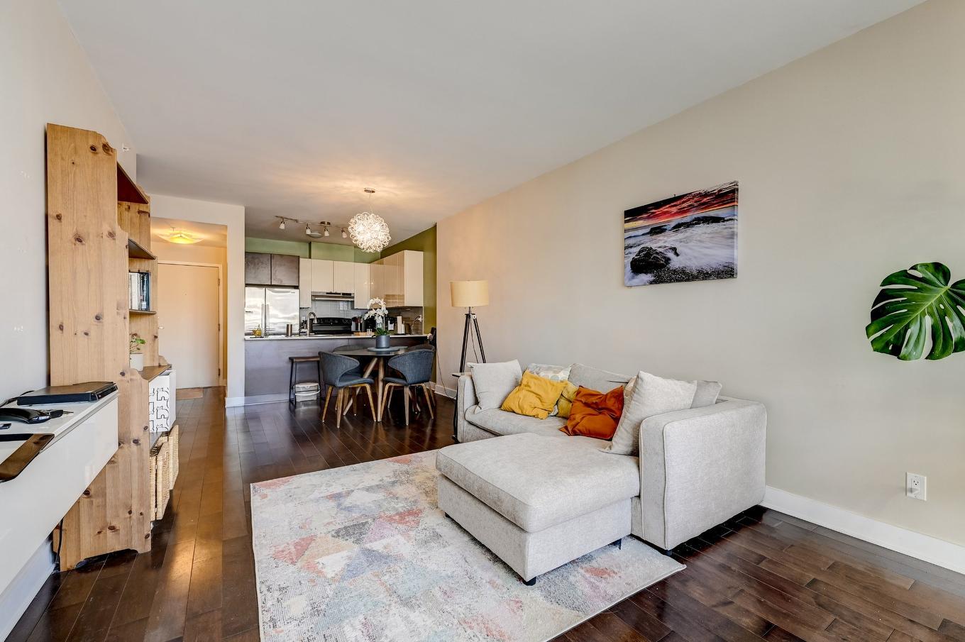 Overall view - 804-5025 Rue Paré, Montréal (Côte-Des-Neiges/Notre-Dame-De-Grâce), QC - Indoor Photo Showing Living Room