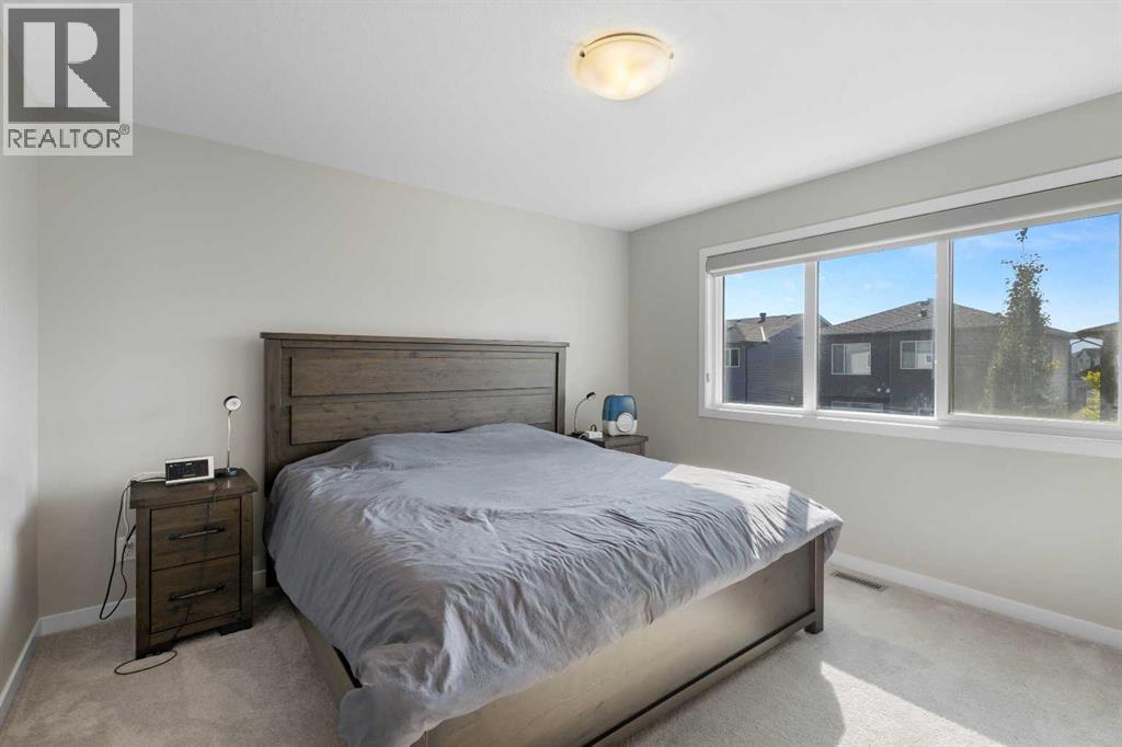 33 Walcrest Way Se, Calgary, AB - Indoor Photo Showing Bedroom