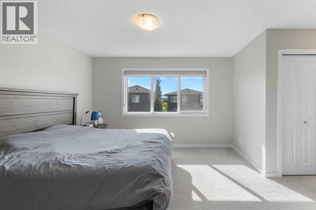 33 Walcrest Way Se, Calgary, AB - Indoor Photo Showing Bedroom