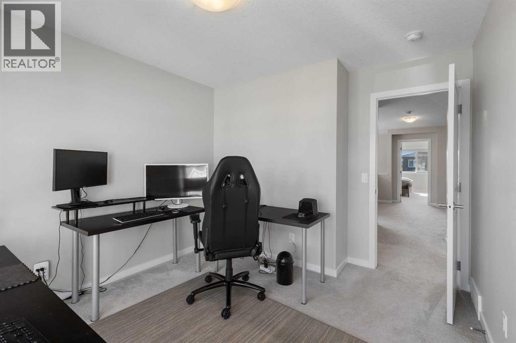 33 Walcrest Way Se, Calgary, AB - Indoor Photo Showing Office