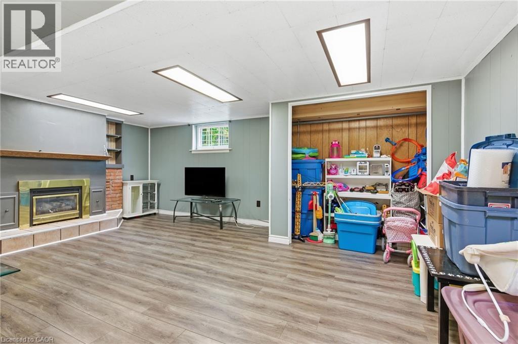 58 Seven Oaks Drive, Hamilton, ON - Indoor With Fireplace