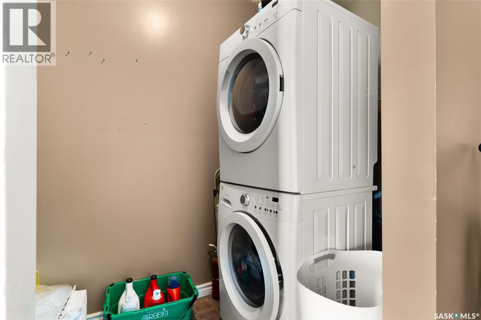 2353 Reynolds Street, Regina, SK - Indoor Photo Showing Laundry Room