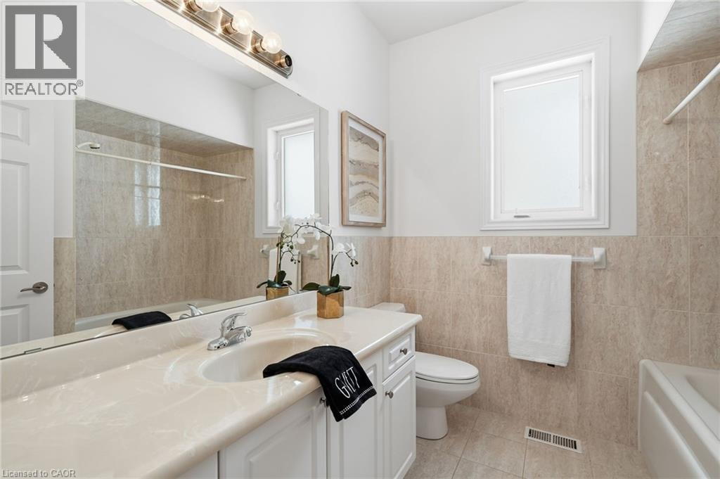 593 Rymal Road W, Hamilton, ON - Indoor Photo Showing Bathroom