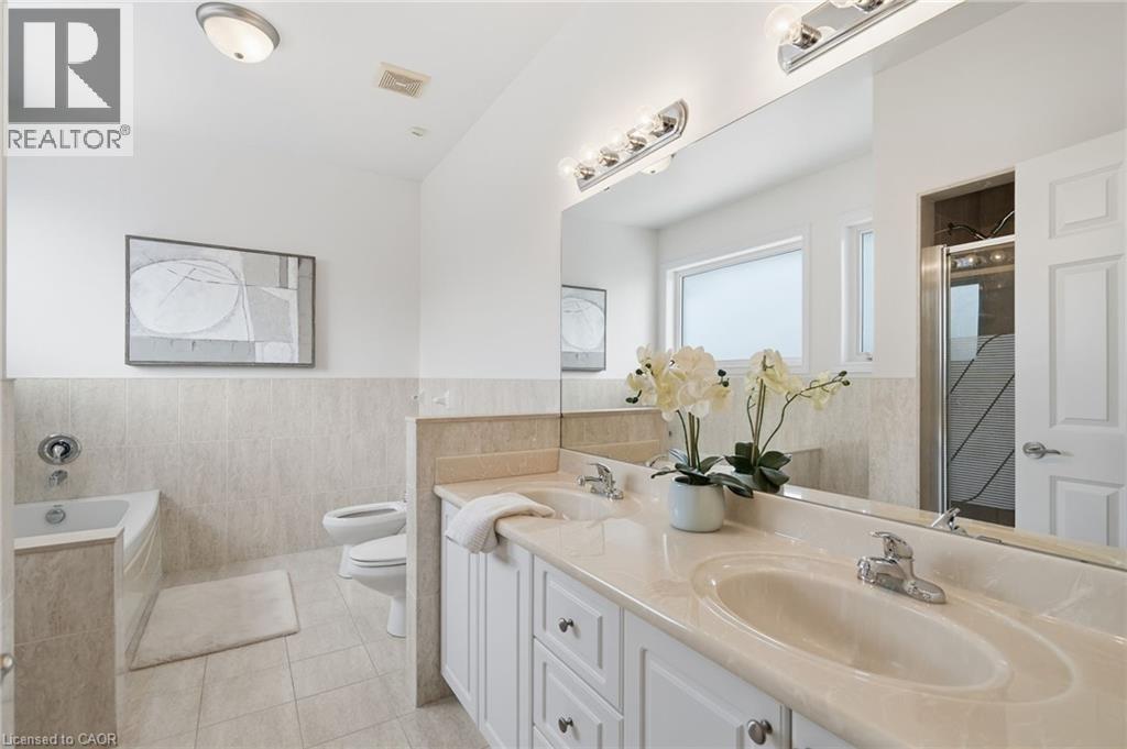 593 Rymal Road W, Hamilton, ON - Indoor Photo Showing Bathroom