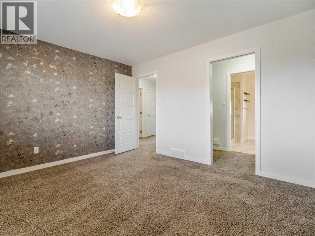 98 Moonlight Boulevard W, Lethbridge, AB - Indoor Photo Showing Other Room