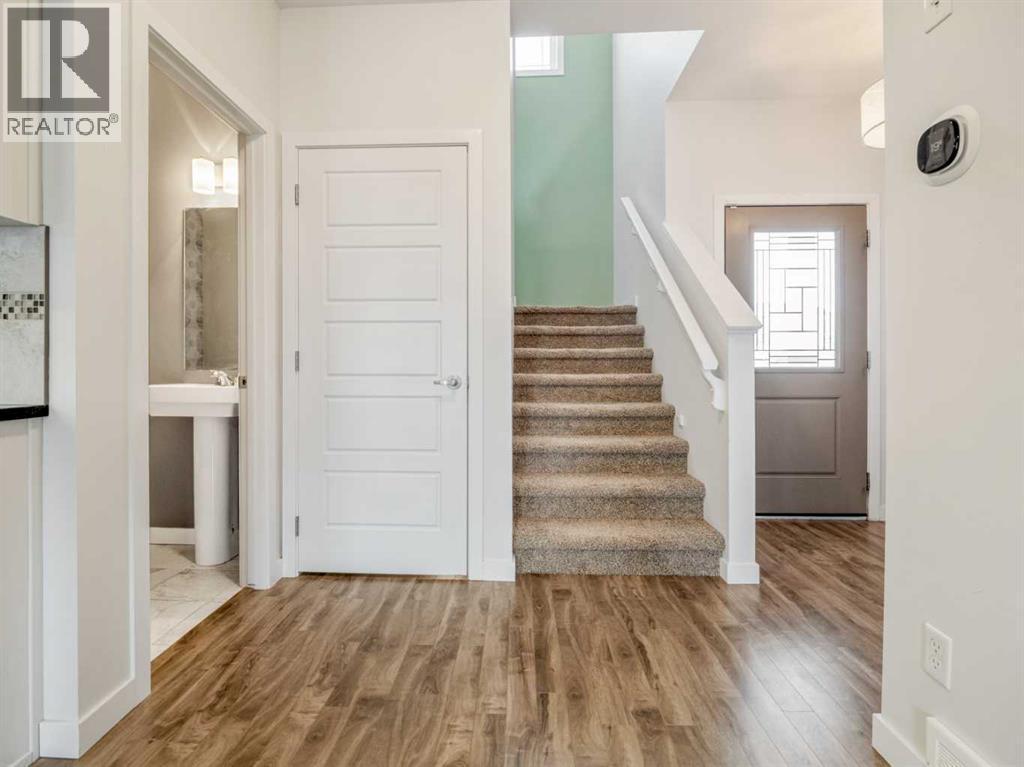 98 Moonlight Boulevard W, Lethbridge, AB - Indoor Photo Showing Other Room