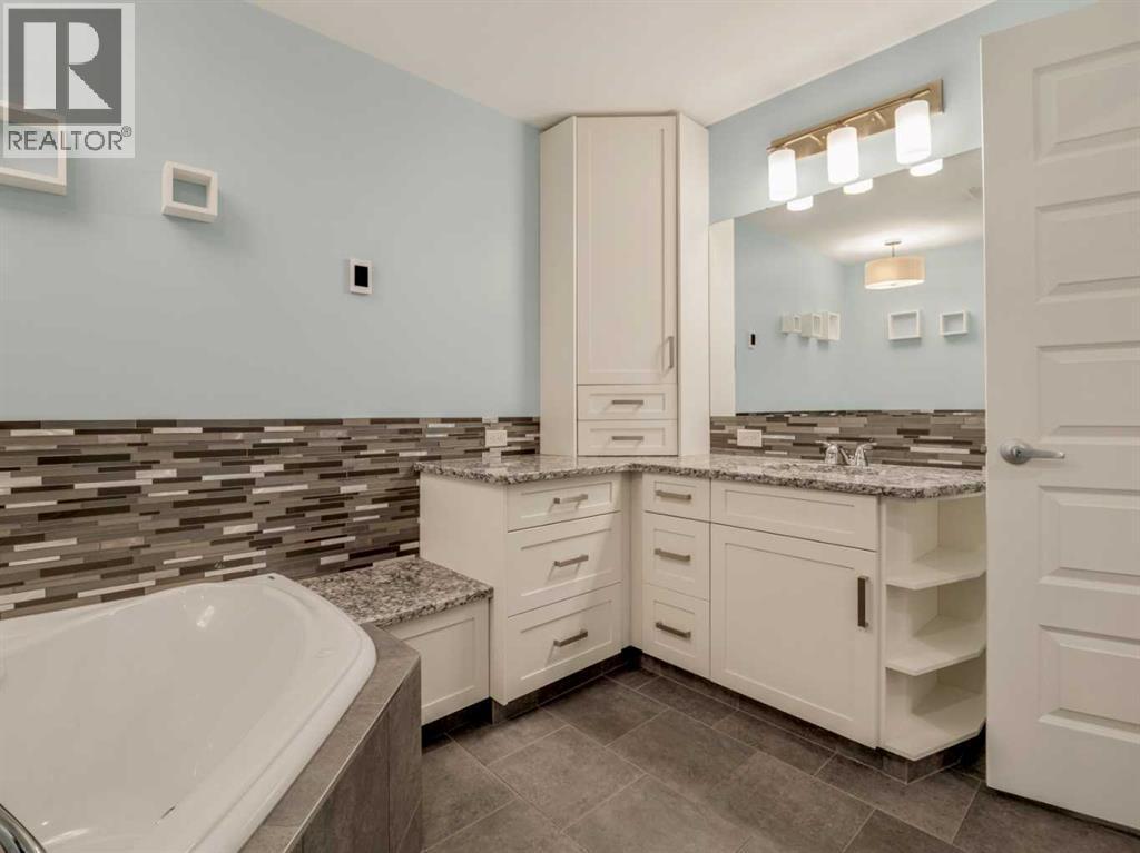 98 Moonlight Boulevard W, Lethbridge, AB - Indoor Photo Showing Bathroom