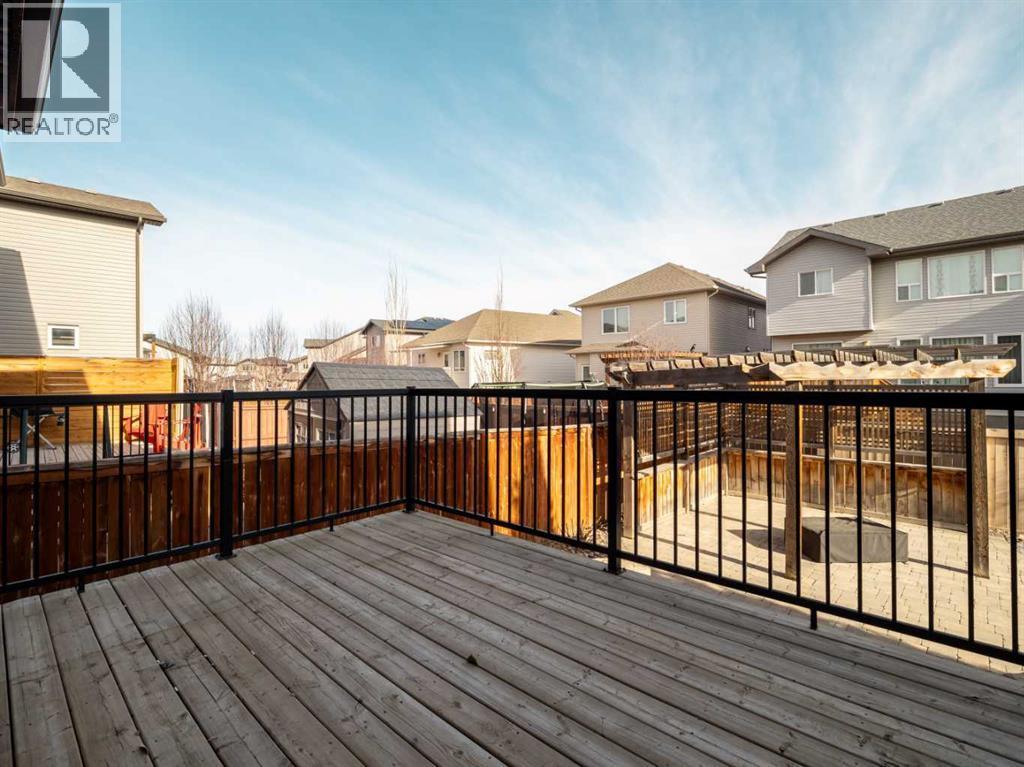 98 Moonlight Boulevard W, Lethbridge, AB - Outdoor With Exterior