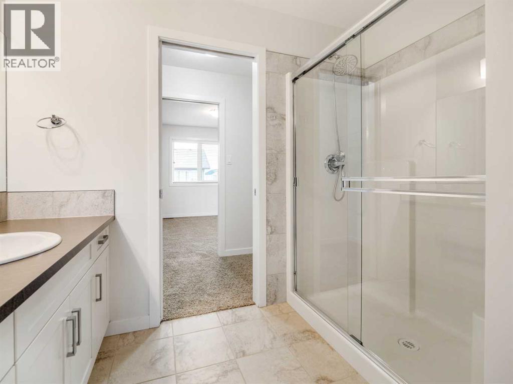 98 Moonlight Boulevard W, Lethbridge, AB - Indoor Photo Showing Bathroom