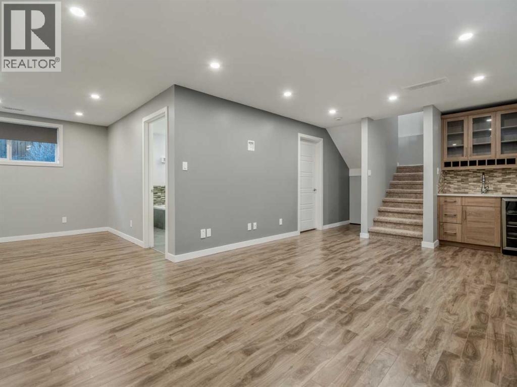 98 Moonlight Boulevard W, Lethbridge, AB - Indoor Photo Showing Other Room