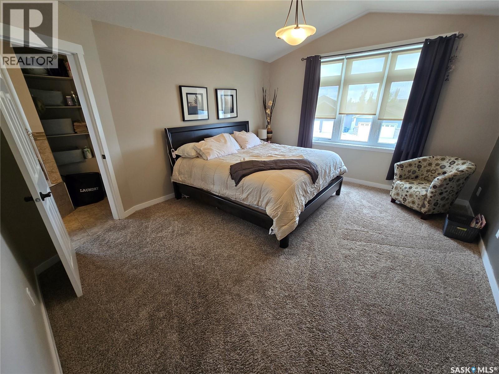 721 Barber Crescent, Weyburn, SK - Indoor Photo Showing Bedroom