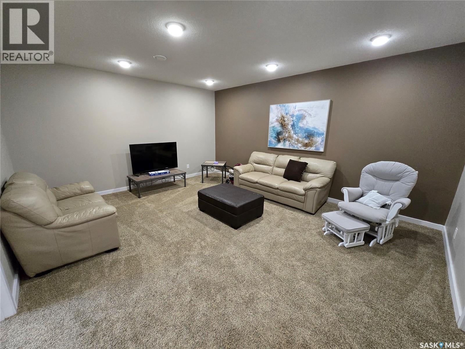 721 Barber Crescent, Weyburn, SK - Indoor