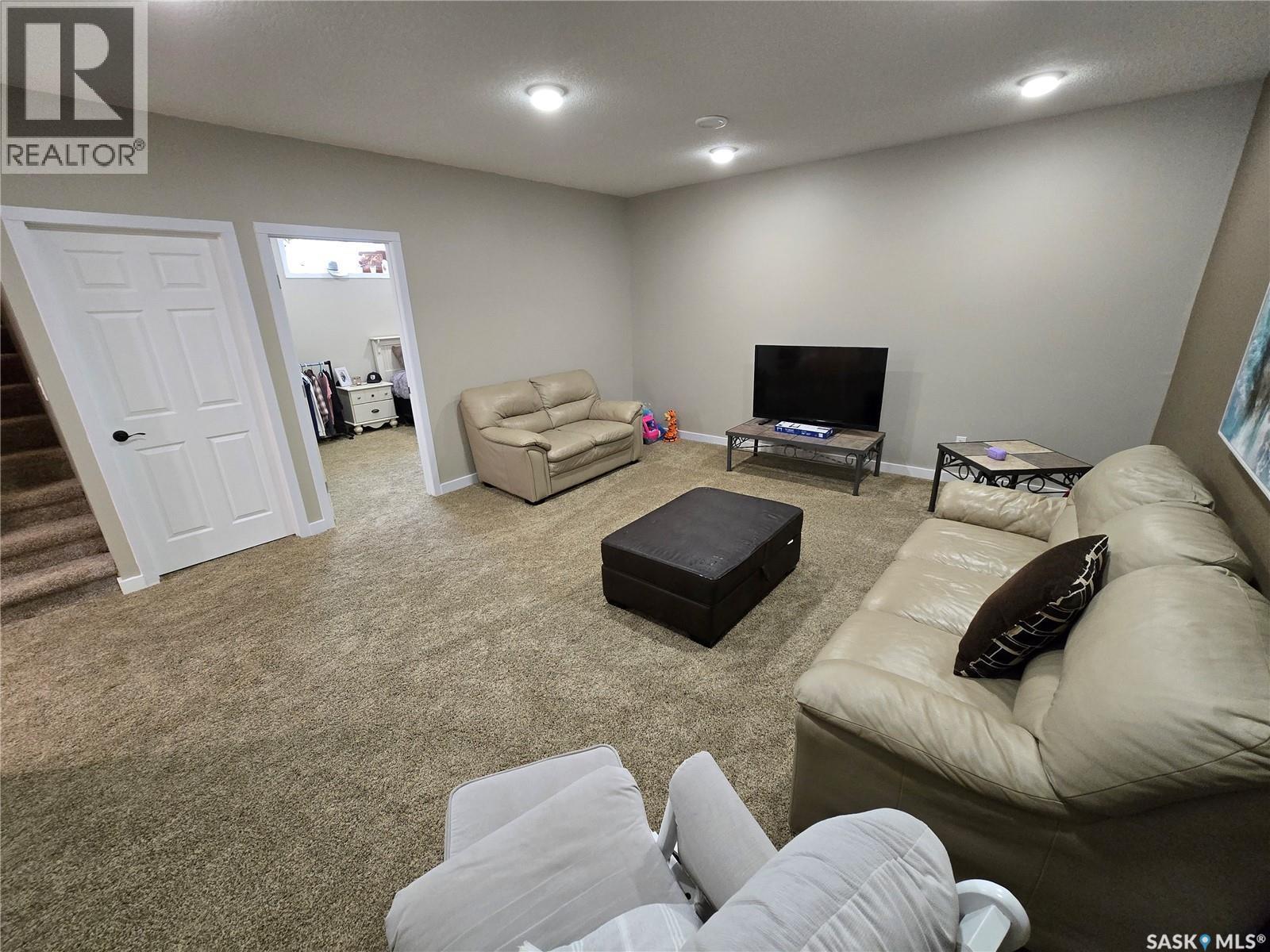 721 Barber Crescent, Weyburn, SK - Indoor