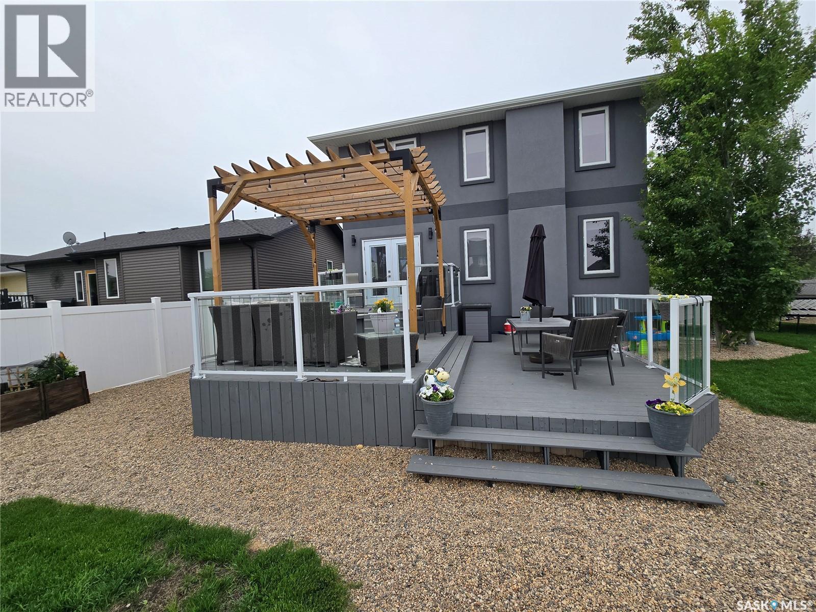 721 Barber Crescent, Weyburn, SK - Outdoor With Deck Patio Veranda