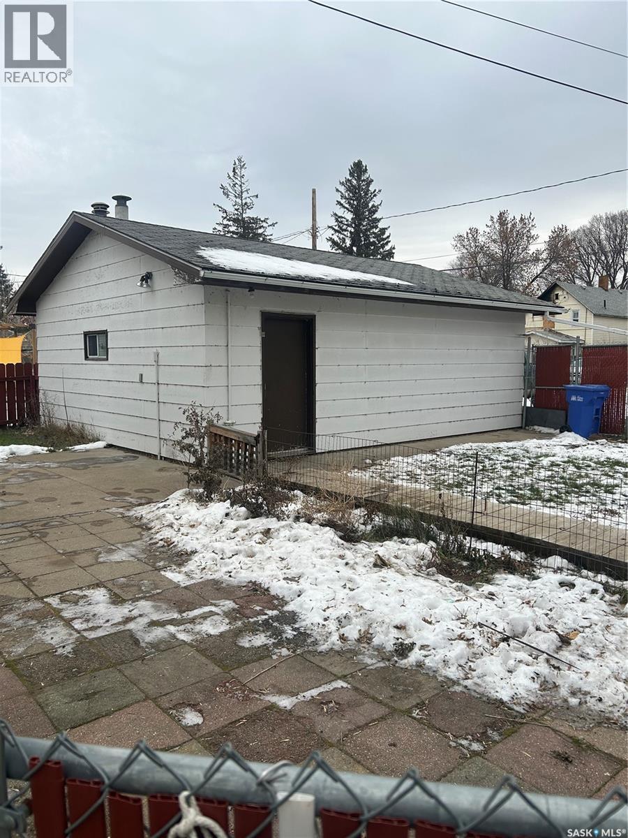 236 12Th Street E, Prince Albert, SK - Outdoor