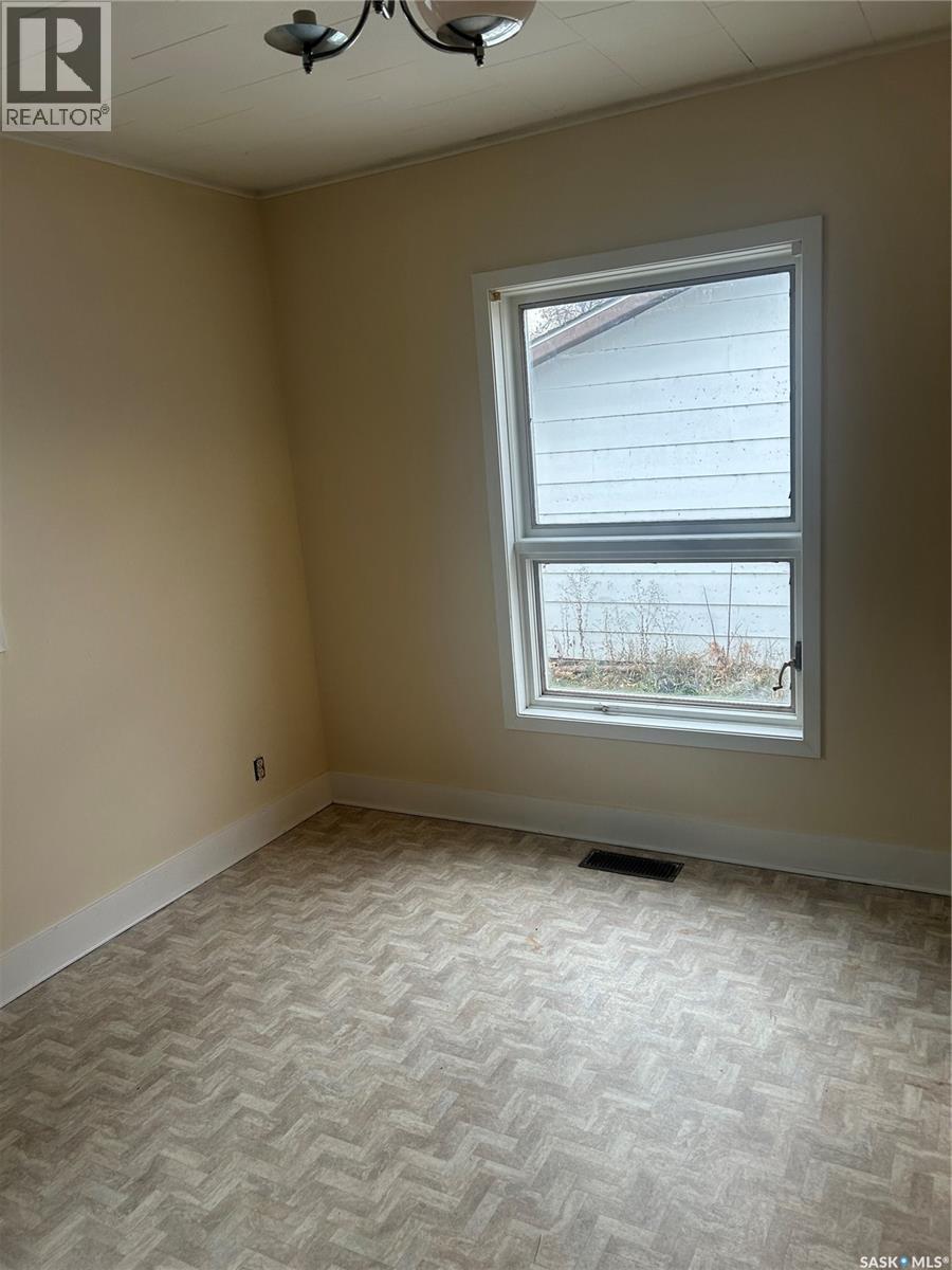 236 12Th Street E, Prince Albert, SK - Indoor Photo Showing Other Room