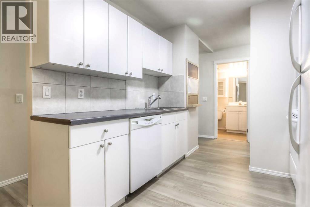 102, 626 2 Avenue Ne, Calgary, AB - Indoor Photo Showing Kitchen