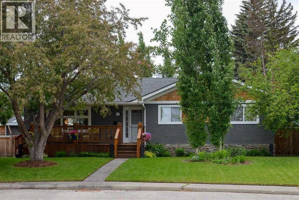 19 Garrick Drive Sw, Calgary, AB - Outdoor With Deck Patio Veranda