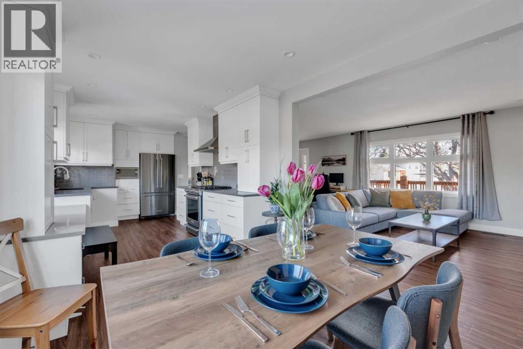 19 Garrick Drive Sw, Calgary, AB - Indoor