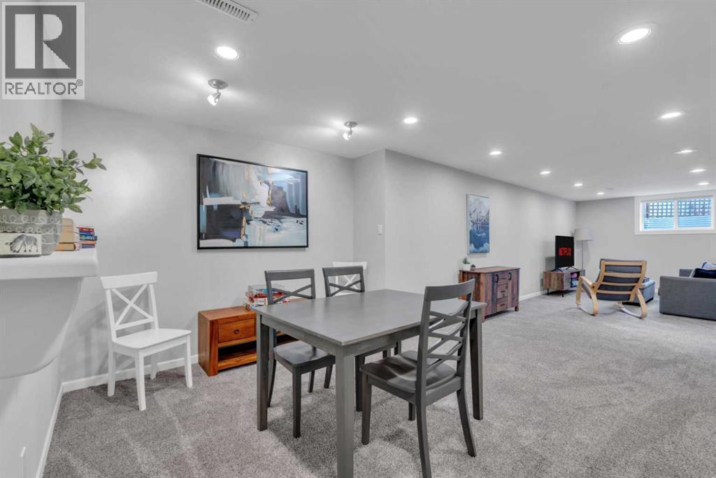 19 Garrick Drive Sw, Calgary, AB - Indoor