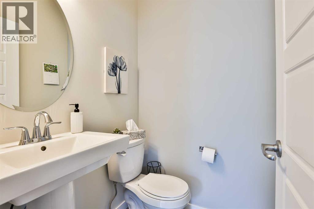 128 Cabot Landing W, Lethbridge, AB - Indoor Photo Showing Bathroom