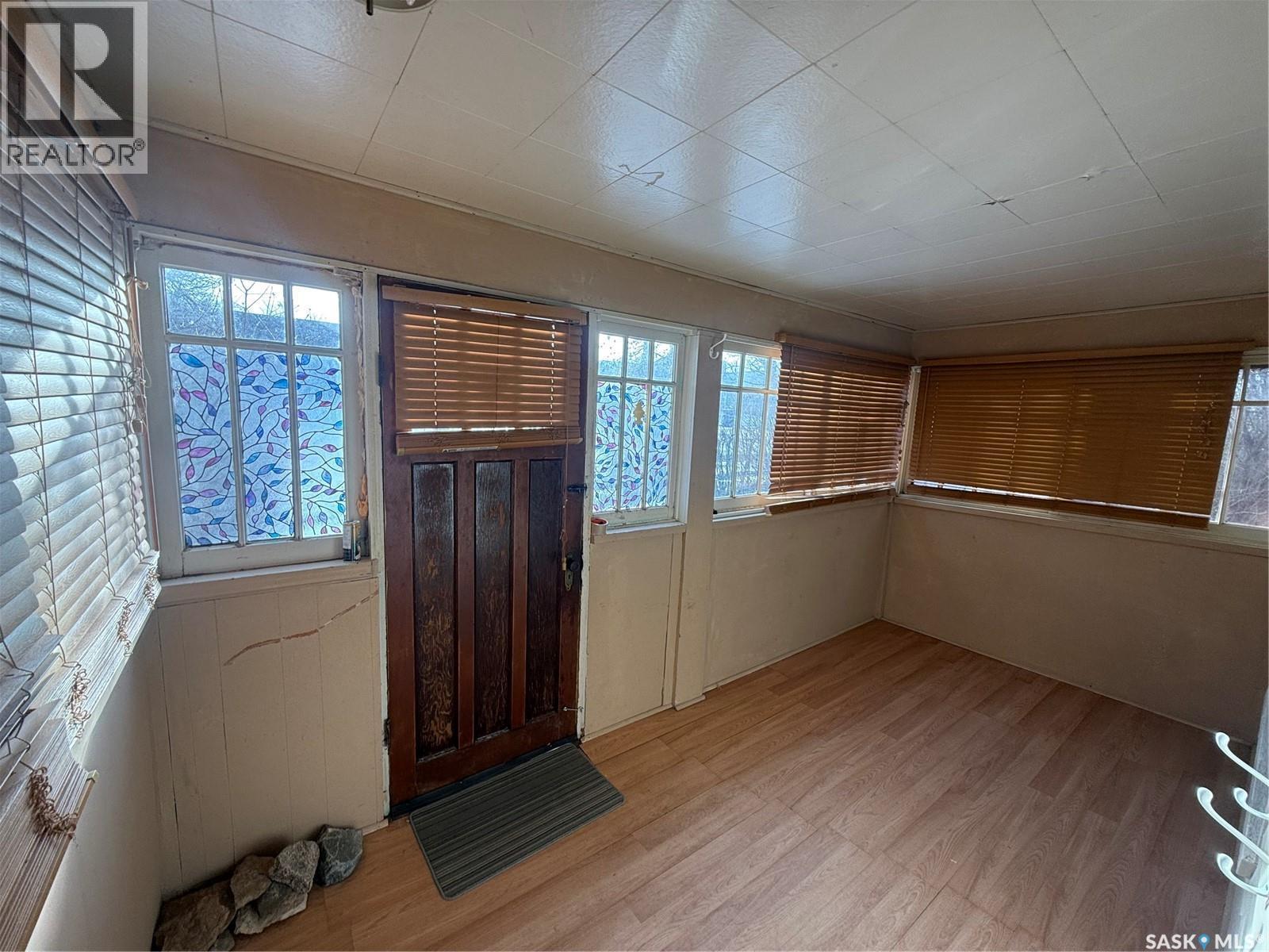 308 5Th Avenue W, Assiniboia, SK - Indoor Photo Showing Other Room