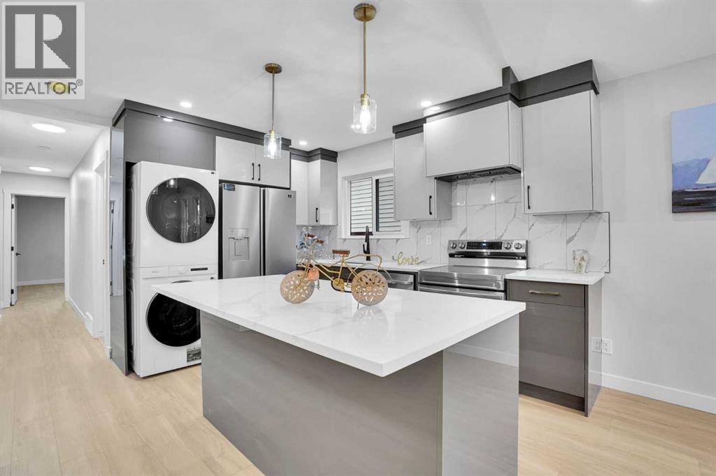KITCHEN - 23 Shawmeadows Place Sw, Calgary, AB - Indoor Photo Showing Kitchen With Upgraded Kitchen
