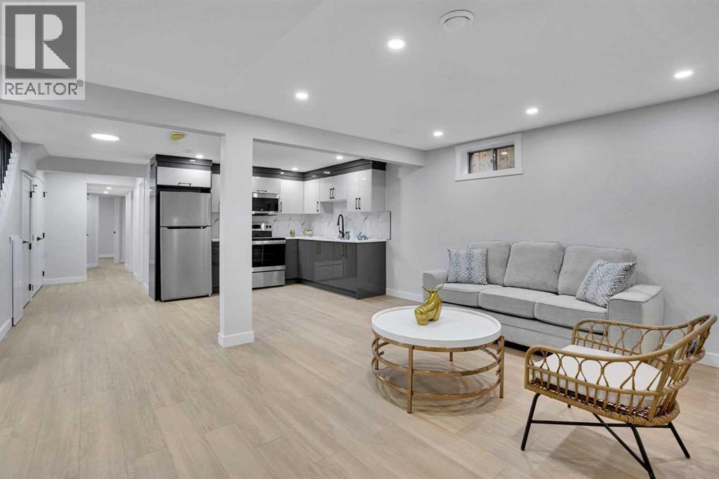 REC ROOM - 23 Shawmeadows Place Sw, Calgary, AB - Indoor