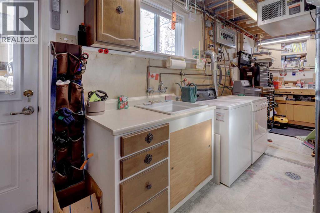 5943 Silver Ridge Drive Nw, Calgary, AB - Indoor Photo Showing Laundry Room