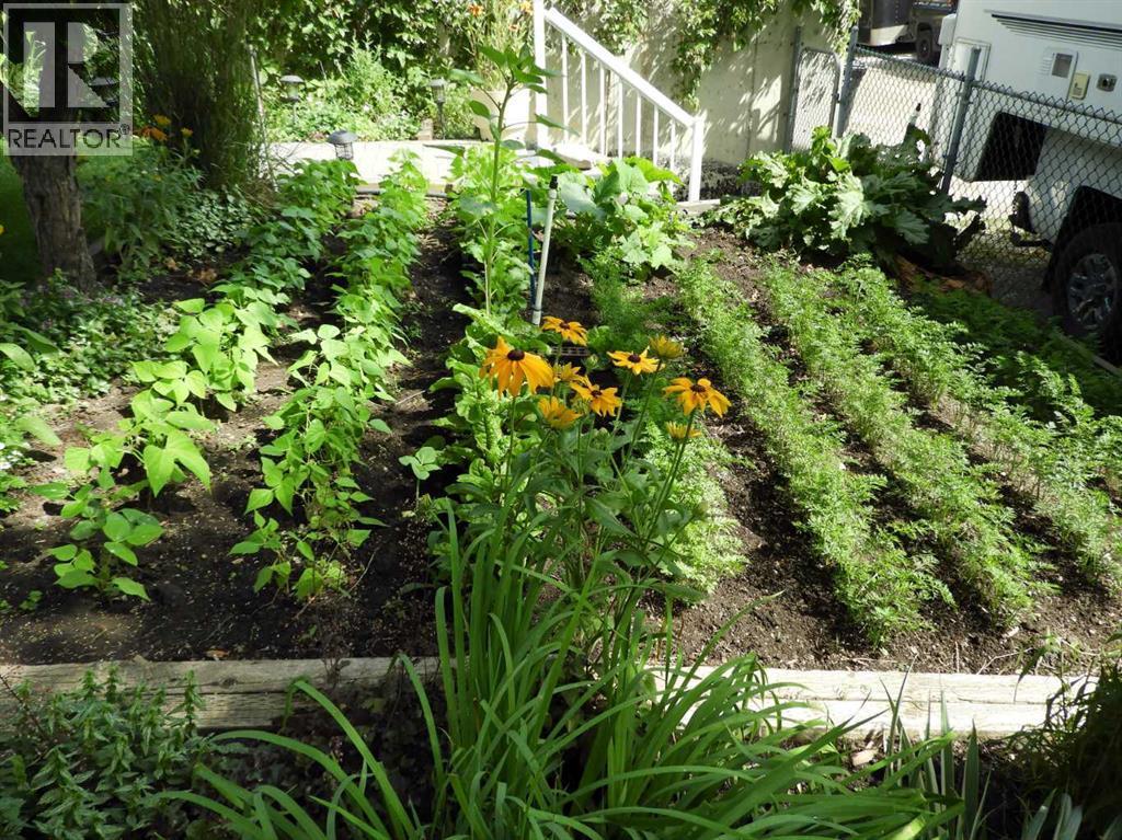 5943 Silver Ridge Drive Nw, Calgary, AB - Outdoor