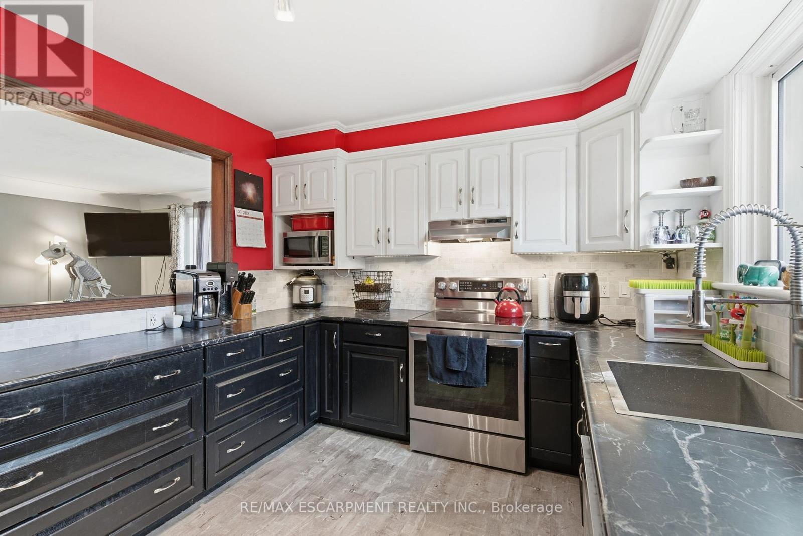 58 Seven Oaks Drive, Hamilton, ON - Indoor Photo Showing Kitchen