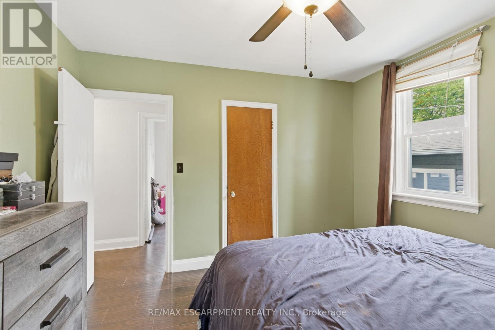 58 Seven Oaks Drive, Hamilton, ON - Indoor Photo Showing Bedroom