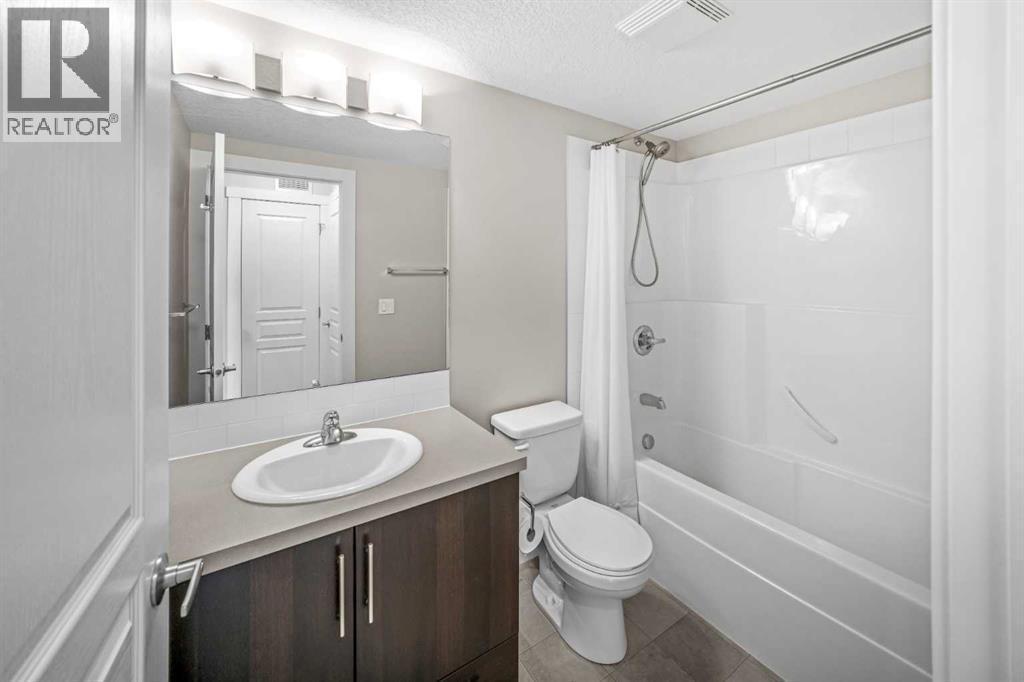 304, 2300 Evanston Square Nw, Calgary, AB - Indoor Photo Showing Bathroom