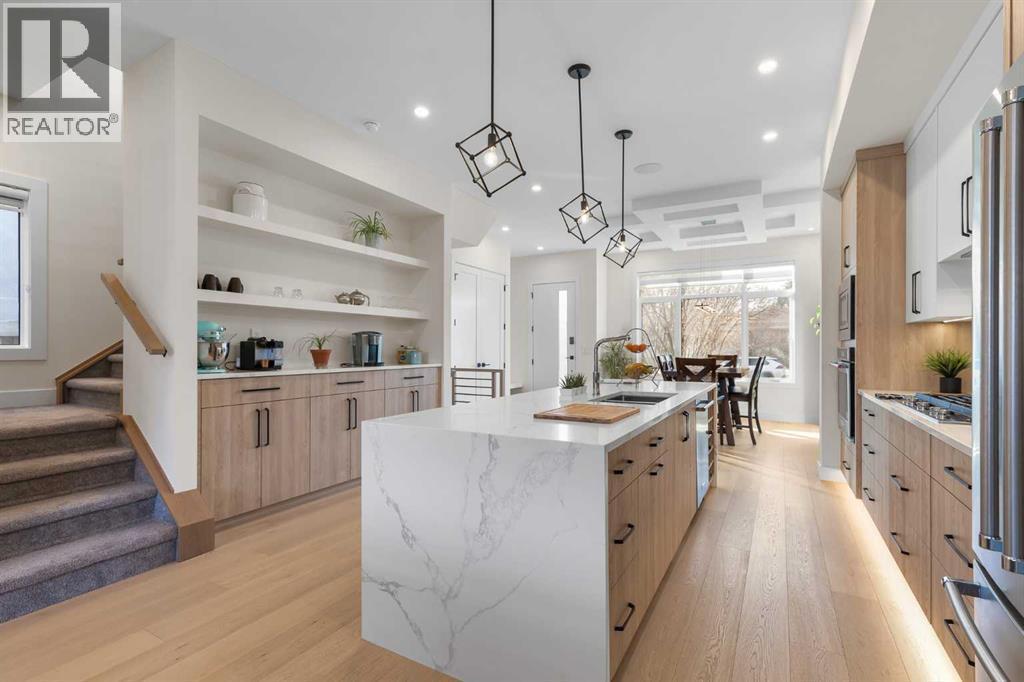 2520 Cochrane Road Nw, Calgary, AB - Indoor Photo Showing Kitchen With Upgraded Kitchen