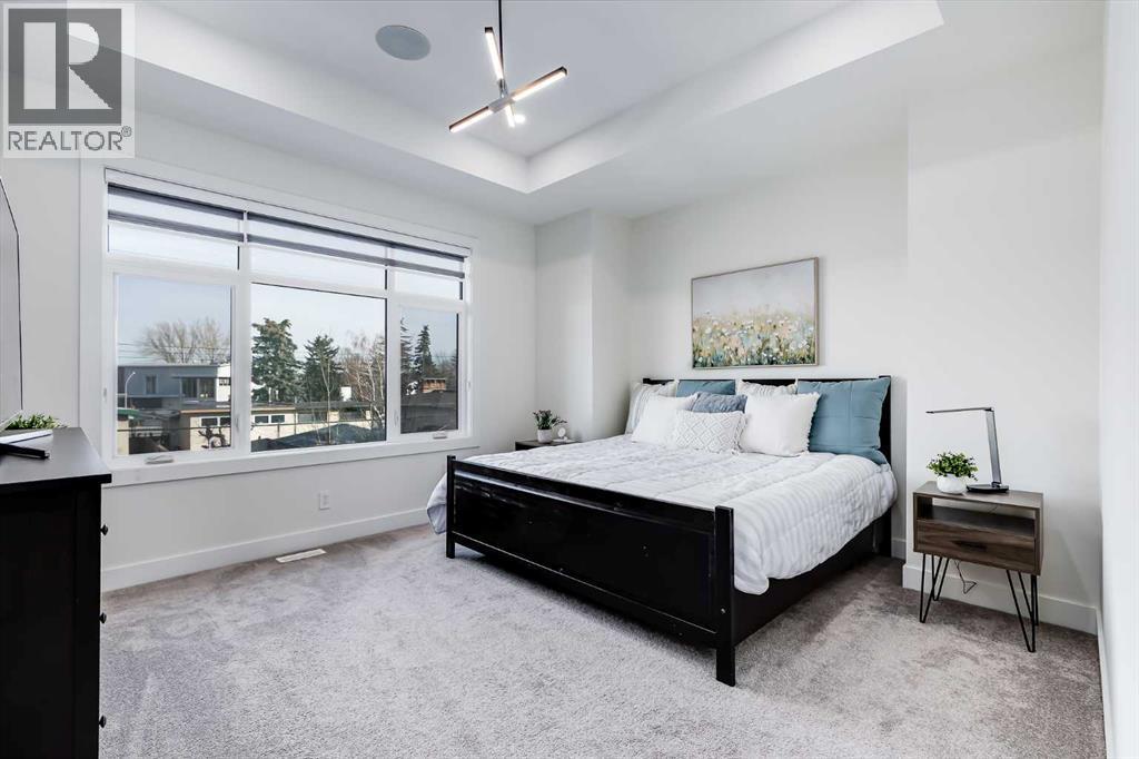 2520 Cochrane Road Nw, Calgary, AB - Indoor Photo Showing Bedroom