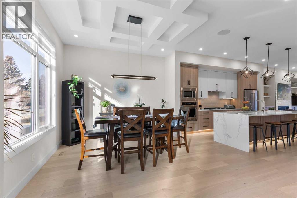 2520 Cochrane Road Nw, Calgary, AB - Indoor Photo Showing Other Room