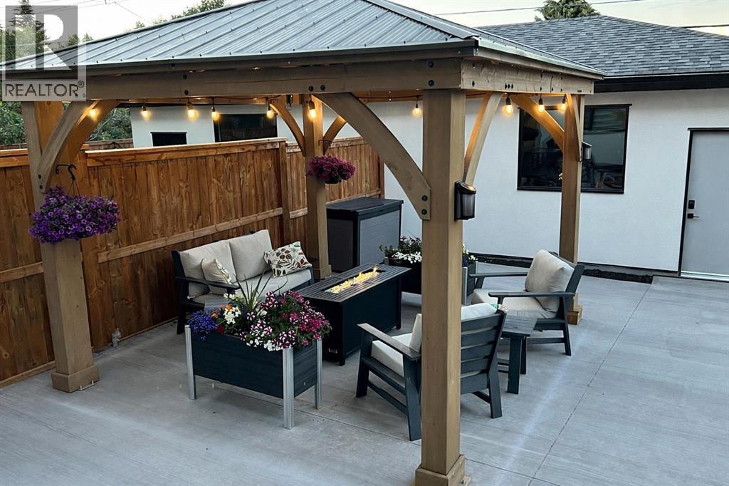 2520 Cochrane Road Nw, Calgary, AB - Outdoor With Deck Patio Veranda With Exterior