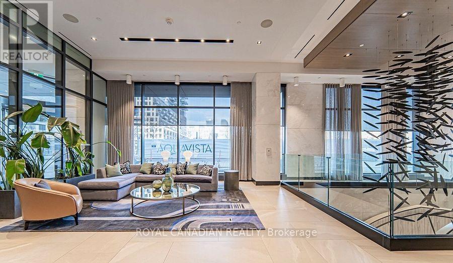 Ph 32 - 1 Edgewater Drive E, Toronto, ON - Indoor Photo Showing Other Room