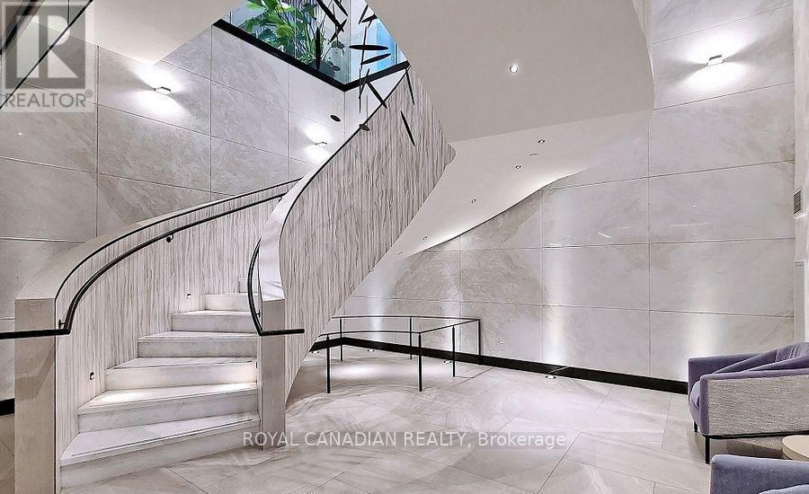 Ph 32 - 1 Edgewater Drive E, Toronto, ON - Indoor Photo Showing Other Room